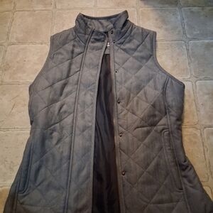 Magellan Outdoors Charcoal Quilted Vest